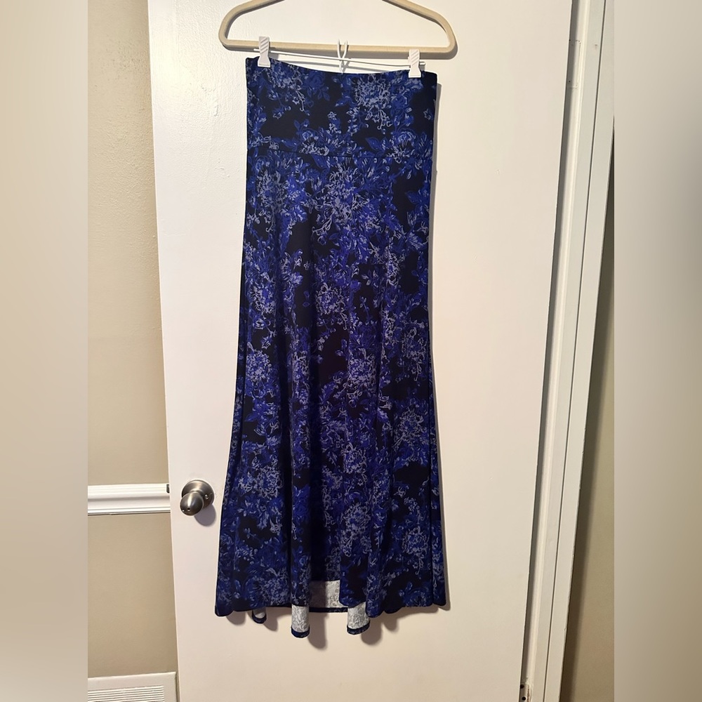 LuLaRoe Small Maxi Skirt. Navy with two shades of lighter blue flowers.